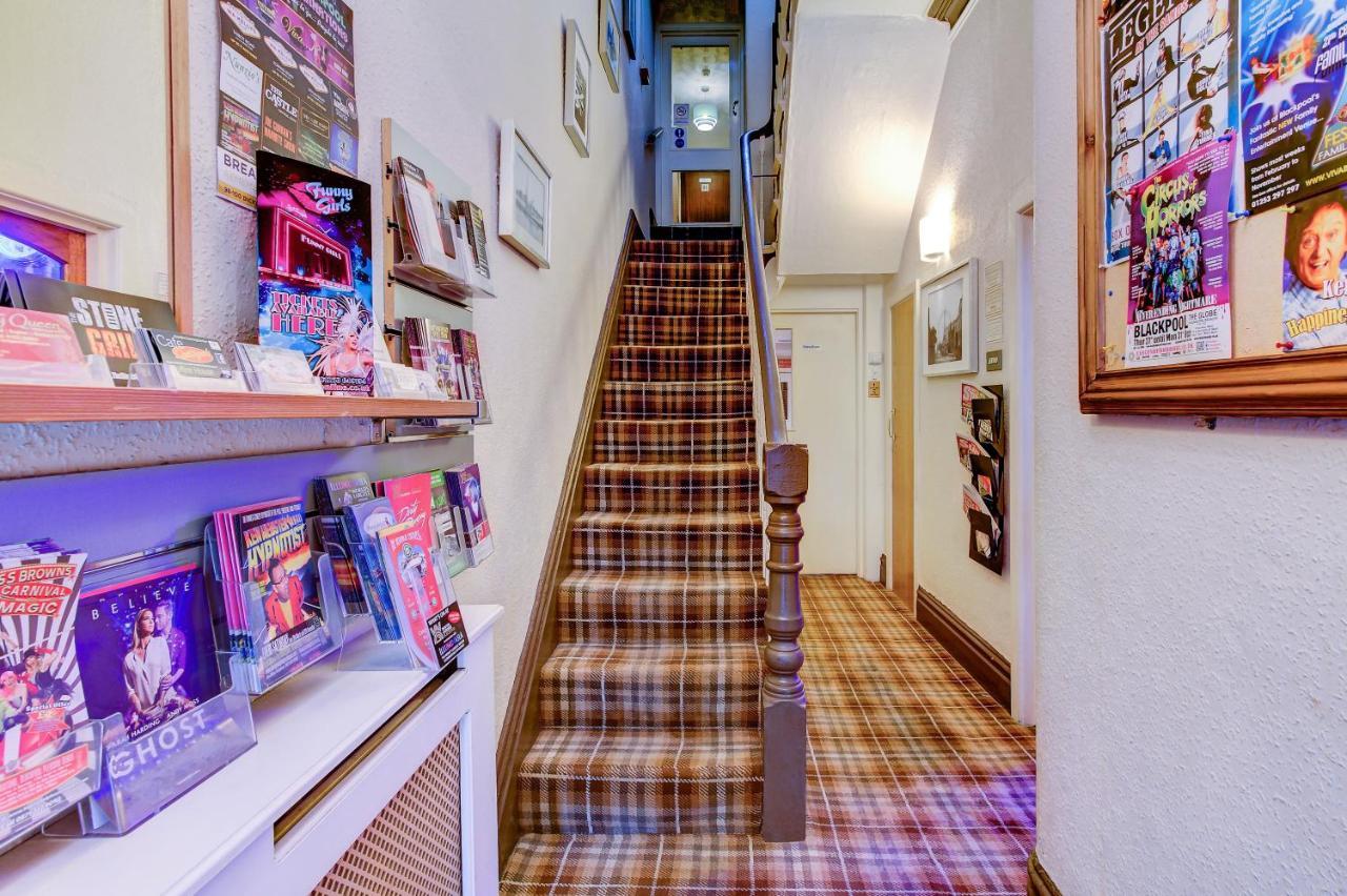The Craimar Bed & Breakfast Блекпул Екстериор снимка